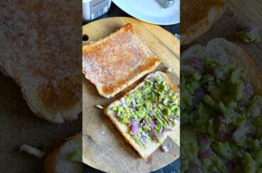 Avocado Egg Toast #toast#avocado #egg#breakfast#healthy #recipe #breakfast #shorts #youtubeshorts