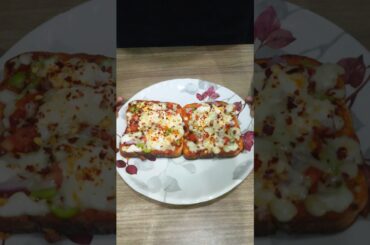 2 mins bread pizza recipe | homemade pizza recipe #shorts #snacks #pizza #healthy #easy