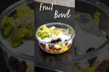 Healthy Fruit yogurt Bowl #healthybreakfast  #shorts #fruitsalad #weightlossjourney