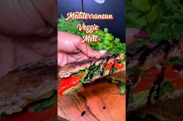 This Mediterranean Veggie Sandwich Is So Good | Pesto, Peppers & Balsamic Glaze #vegan