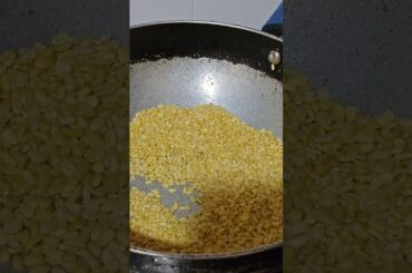 simple #moongdal making at home. #quicksnacksrecipe #food #moongdalrecipe #foodshorts#healthysnacks