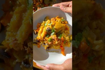 Spiced chicken & veggie rice bake #highprotein #healthyrecipes #shorts
