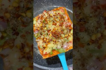 Quick And Easy Bread Pizza | Bread Pizza Recipe | Tawa Pizza | No Oven #shorts #trending #ytshorts