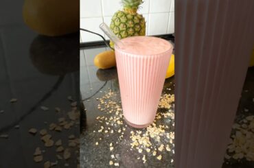 This smoothie recipes combines sweetness and fiber #smoothierecipes #healthylife #smoothie #healthy