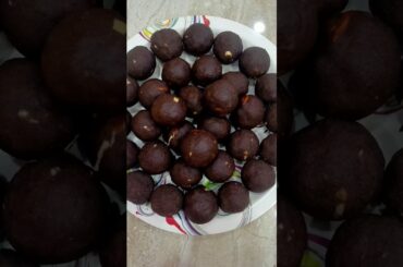 Delicious and healthy snacks for kids #raggi #laddu #ragirecipes #food #shorts #treanding #healthy