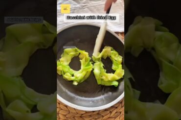 Zucchini and Fried Egg: A Flavorful Meal in Minutes#recipe #viralvideo #trending #youtubeshorts