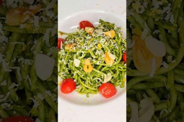 Low Calorie Creamy Spinach Spaghetti , Healthy, Light & Quick! #foodshorts #spinachpasta