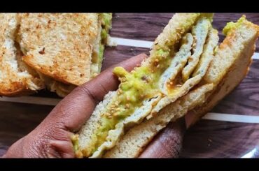 5 Minute Breakfast Sandwich! (Simple ingredients)