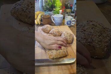 #asmrsounds #bread #healthy #delicious #breakfast #shortvideo #asmr #youtubeshorts #trending #short