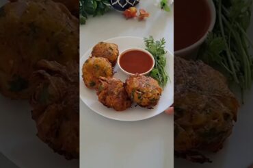 Crispy Potato Onion Bread Pakoda Recipe