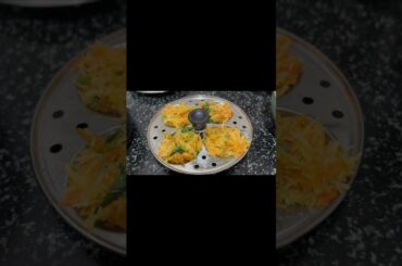 Tasty & healthy idli’s recipe #shorts #healthybreakfast #instantbreakfast #sojiidli #semiyaidli