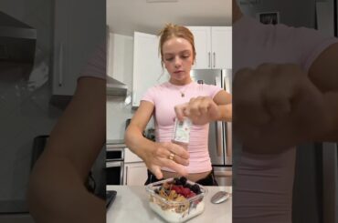 me every day !! #yogurtbowl #highprotein #healthyrecipes