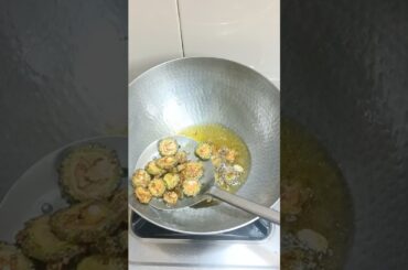 karela chips #shorts #funny #ytshorts #yt #recipe #cooking #karela #chips #snacks #easyrecipes