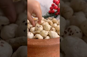 2 Flavours Makhana#shortsviral #youtubeshorts #recipe #foxnuts #snacks #healthy #healthysnacks #yumm