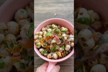 Easy Makhana bhel recipe. Healthy indian snack ideas for weight loss. #eveningsnacks #anytimesnacks