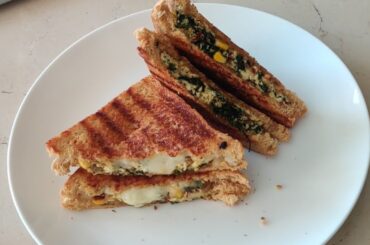 Super Healthy Spinach, Corn and Paneer Sandwich Recipe | Easy Breakfast/Snack Recipe - CookwithSeema