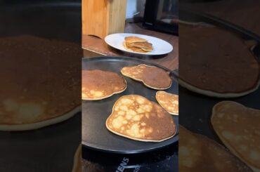 Banana pancakes #banana #pancake #pancakes #sweet #sweets #food #recipe #reels #cooking #healthy