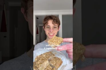 RECIPE on my blog mattsfitchef.com (search “Banana Oat Bars”)#healthysnacks #proteinbars #granolabar