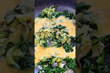 Healthy 270-Calorie Dish | Zucchini Spinach Egg #lowcarb #zucchini #spinach #healthyrecipes  #shorts