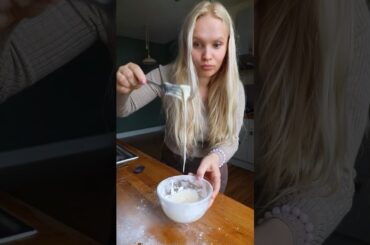 I turned Cinnamon Rolls into a Flourless Banana Bread! #bananabread