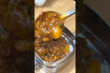 Lunch Recipe: Rice n kathirikai karuvadu kulambu| pakkoda n fruit #shortsfeed #lunchbox #lunchideas