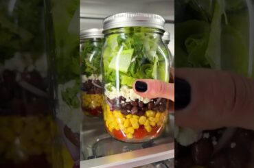 My Best 8 Mason Jars Salad Recipes!