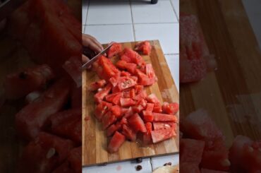 Tarbuj khane ka fayde #ytshorts#shortsfeed#watermelon#fruits