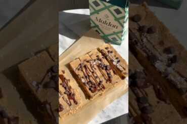 Peanut Butter Chocolate Chip Cookie Dough Protein Bars Recipe #healthyrecipes #proteinbars