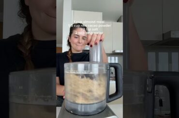 Chocolate Date Balls #energyballs #dateballs #healthyrecipes