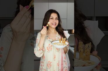 Tuesday tip: Hummus, a perfect protein dip for your snacks! #bhagyashree #homecook #hummus #protein