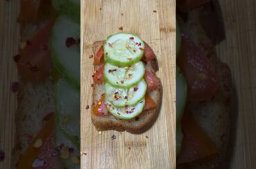 Healthy Sandwich in 5min #sourdoughbread #cucumber #onion #chilliflakes #oregano #healthy #recipe