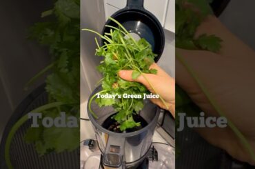 Cold Pressed Green Juice Recipe Nama J2 Sale discount code RIANE85 #healthylifestyle #juicewrld