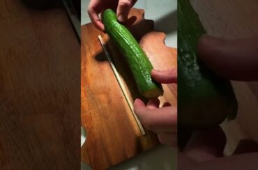 Dragon Cucumber Salad Recipe | Viral Accordion Cucumber Cutting Hack | Healthy Low-Calorie Salad