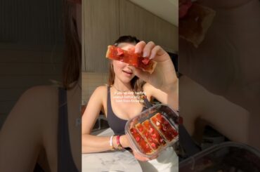 Erewhon Peanut Butter Jelly Protein Bars Recipe #healthysnacks #proteinbars #healthyrecipes