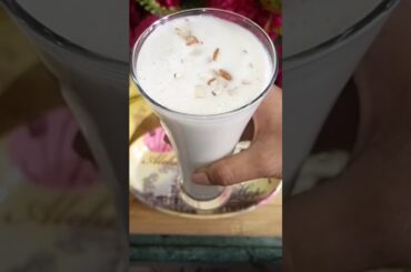 Homemade Shake For Weakness #shorts #recipe #trending #healthytips #viralshorts #kitchenkingvlog