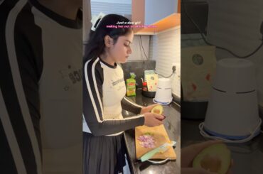 Healthy breakfast recipe #breakfast #healthyrecipes #avocadosandwich #viralshort #weekendvibes