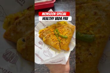 Vada Pav with Twist , Vada pav wrap #vadapav #healthy #leftoverrotisnacks #rotirecipe #shorts