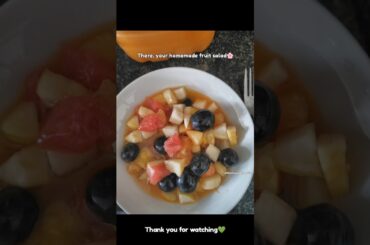 FRESH HOMEMADE FRUIT SALAD #nombusonkhanyile #veganfriendly #vegetarianrecipes #fruitsalad #foodfyp