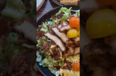 Yummy Crispy Chicken Caesar Salad #foodshorts #asmr #healthy #yummy #trendingshorts