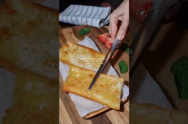 Spanish Tomato Toast (Pan con Tomate) | Easy, Healthy & So Delicious!