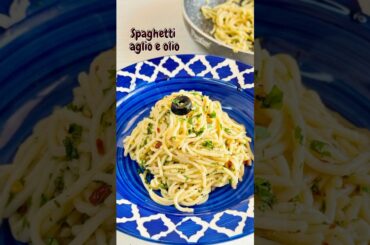 Spaghetti Aglio e Olio  #garlic #noodles #pasta #italian #snacks #recipe #food #healthy #cooking