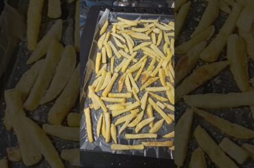Crispy Baked French Fries | Healthy Snack Recipe #HealthySnacks #BakedFries #EasyRecipes #ytshorts