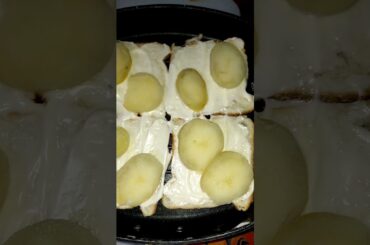 #grillsandwich #healthy #eveningsnacks #food #vegetables #sandwich #yum #saucy #2025 #easyrecipe