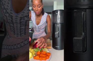 Promote healthy hair with this tasty juice using the Hurom H400 juicer #health #hurom #recipe #juice