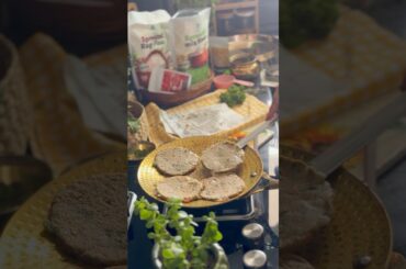 Parathe ko healthy bhi banaya jaa sakta hai #paratha #shortsviral #shortsfeed