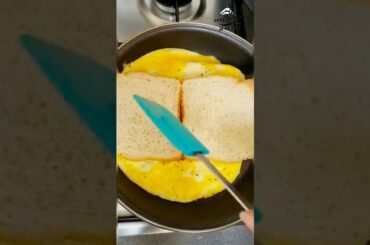Breakfast Egg Sandwich Hack | Healthy Egg sandwich #shorts #eggsandwich