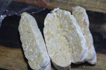 cara membuat tempe/how to make tempeh (sub eng)