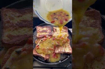 HEALTHY BREAD OMELETTE | streetfood #egg #breadomelette #trending #shortsviral