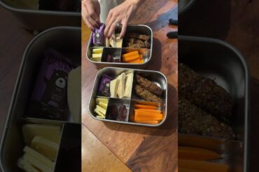 Whole food lunchbox for my pre-school twins! #wholefoods #kidsmeals #packinglunchboxes #healthylunch