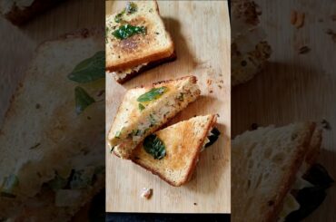 Dahi Tadka Sandwich | Healthy Sandwich Recipe #shorts #dahitadka #sandwich #healthy #youtubeshorts